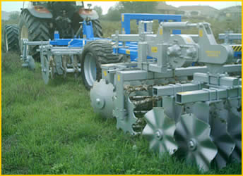 Harrows with single or coupled disks